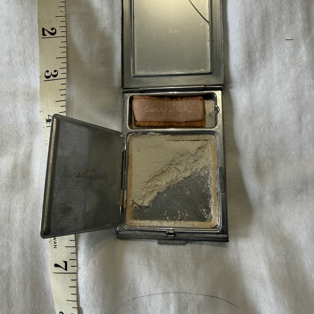 Silver and Blue Compact Case - Picture 5 of 6